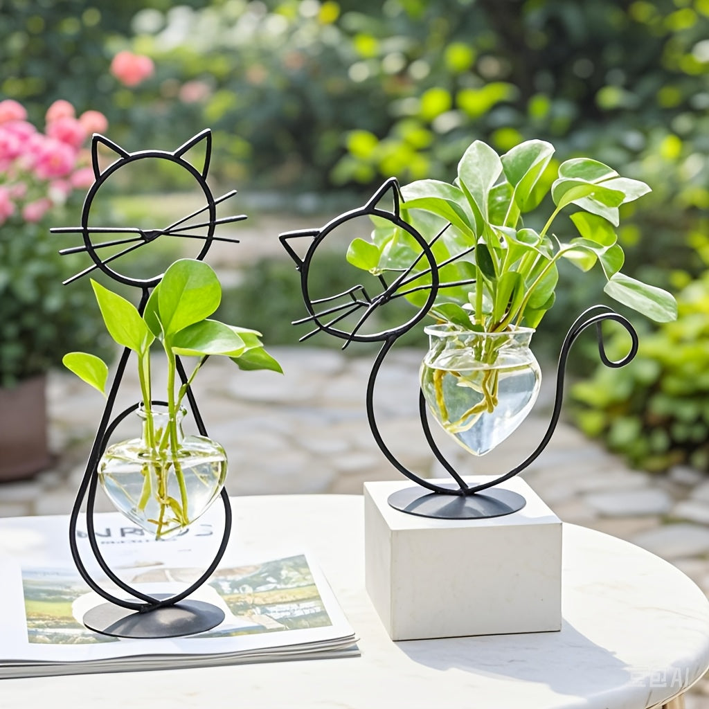 Minimally Designed Cat Shaped Wrought Iron Vase with Heart-shaped Small Glass Vase And Golden Metal Support Plant Rack, Suitable for Home Wedding Decoration\u002Fdesktop Glass Flowerpot Vase Rack, Creative Decoration for Home Terrace Lawn Garden
