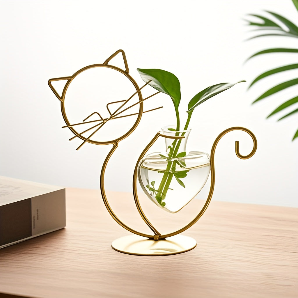 Minimally Designed Cat Shaped Wrought Iron Vase with Heart-shaped Small Glass Vase And Golden Metal Support Plant Rack, Suitable for Home Wedding Decoration\u002Fdesktop Glass Flowerpot Vase Rack, Creative Decoration for Home Terrace Lawn Garden