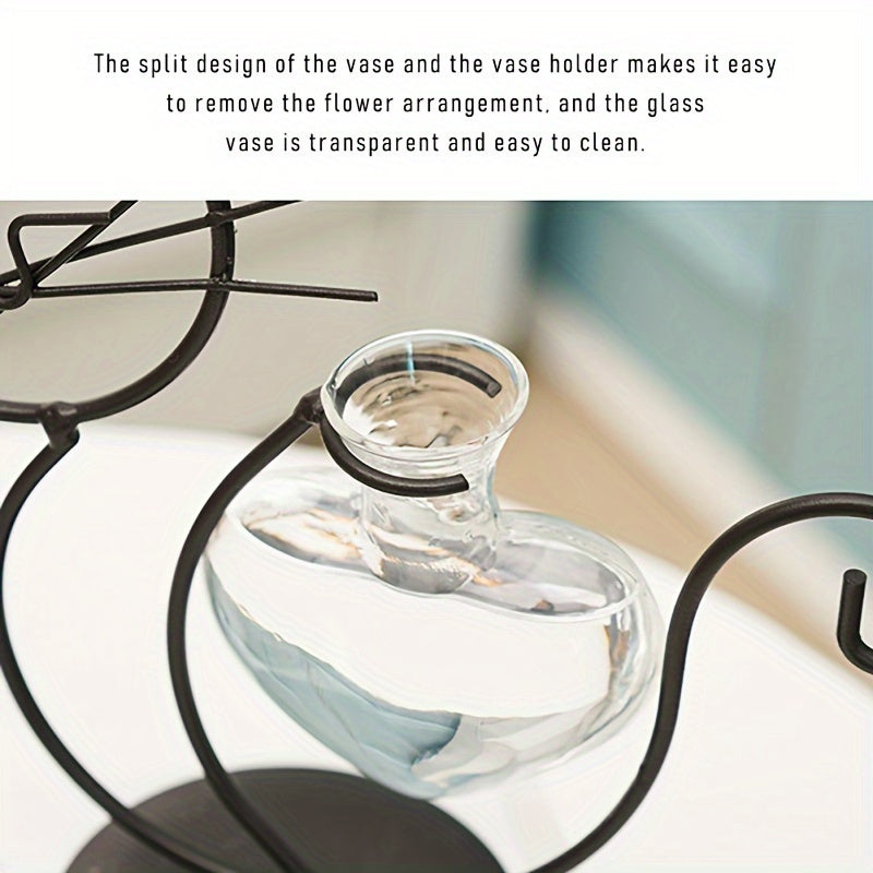 Minimally Designed Cat Shaped Wrought Iron Vase with Heart-shaped Small Glass Vase And Golden Metal Support Plant Rack, Suitable for Home Wedding Decoration\u002Fdesktop Glass Flowerpot Vase Rack, Creative Decoration for Home Terrace Lawn Garden