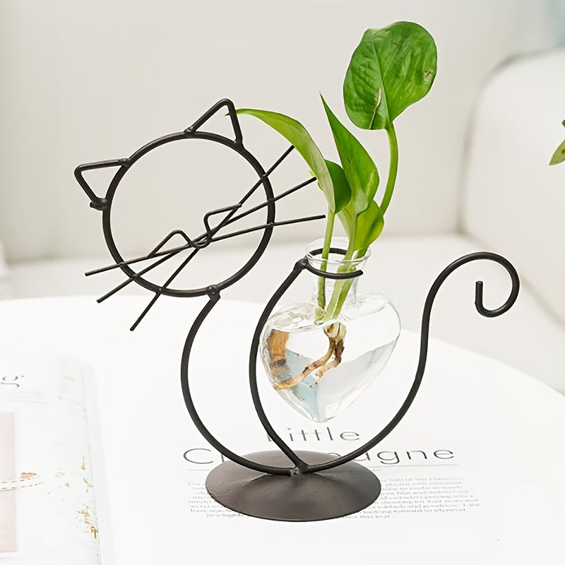 Minimally Designed Cat Shaped Wrought Iron Vase with Heart-shaped Small Glass Vase And Golden Metal Support Plant Rack, Suitable for Home Wedding Decoration\u002Fdesktop Glass Flowerpot Vase Rack, Creative Decoration for Home Terrace Lawn Garden